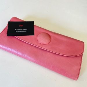HOBO INTERNATIONAL - Vintage pink valentines day clutch wallet